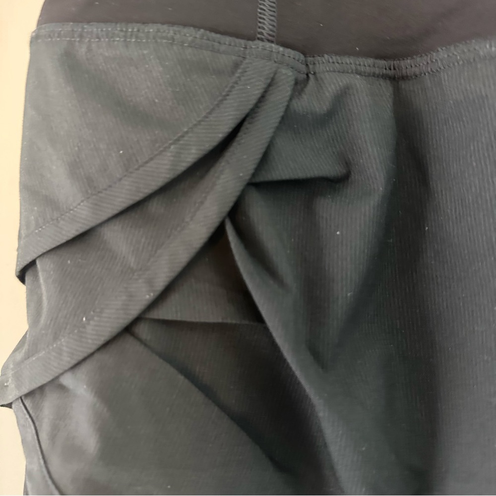Lululemon athletica Black Women's athletic Shirt w shorts - Picture 3 of 7